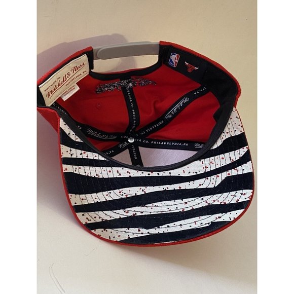 Chicago Bulls NBA Mitchell & Ness Snapback Cap 3D Logo Red Hat Pennsylvania PA - Picture 9 of 9